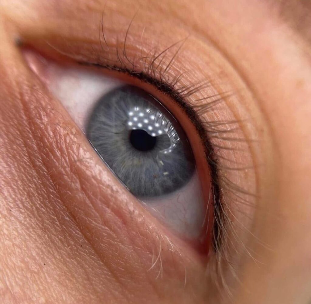 Permanent Make-up Lidstrich